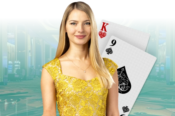 Peek Baccarat